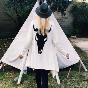 Show me your mumu bull head cardigan! Black and creamy white size S